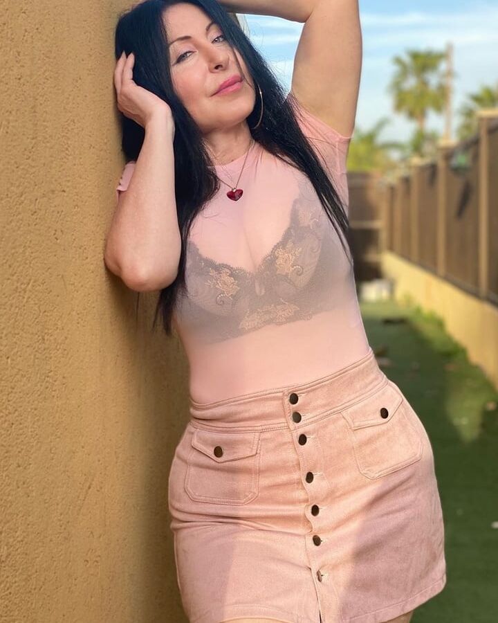 Sofiadvir in Pantyhose