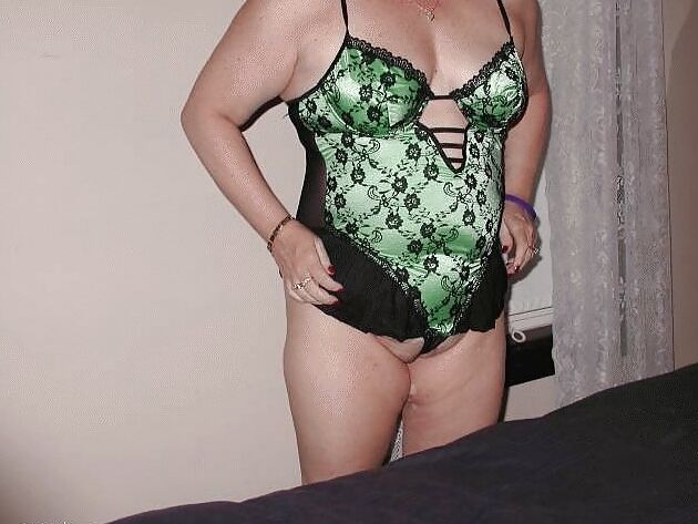 Olgun yasli anne tombul dolgun genc cocuk bbw mature turkish