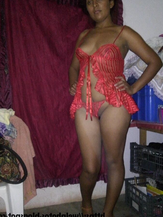 Sri Lankan Aunty Akka