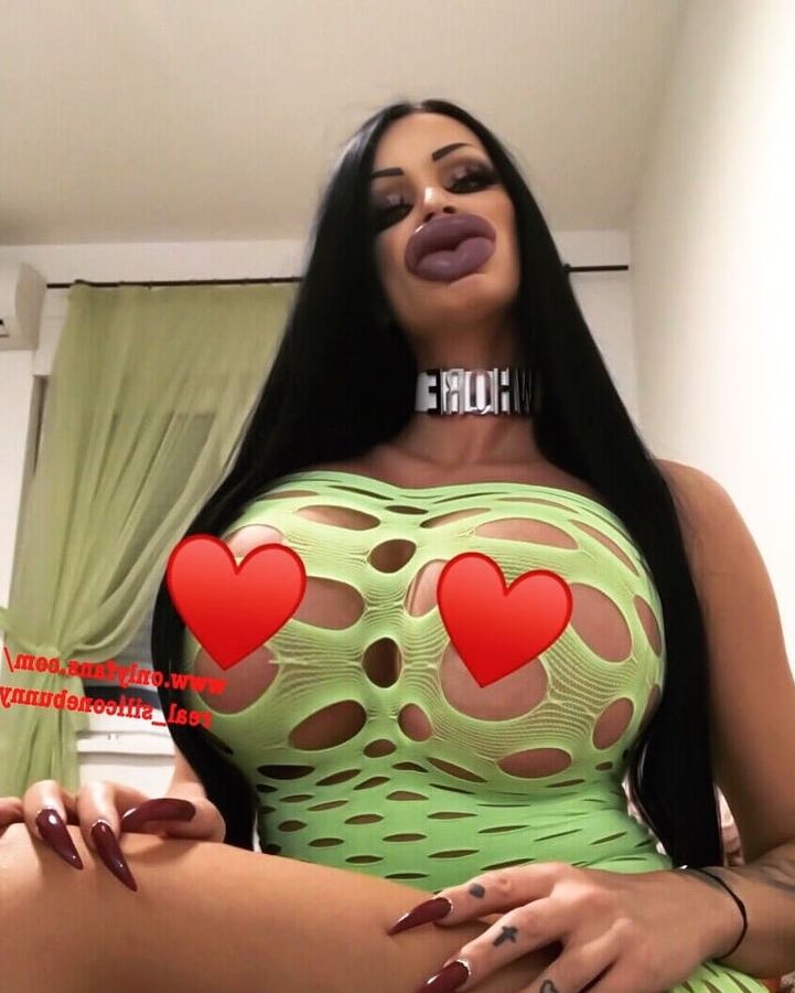 Bimbo Hotness-:)