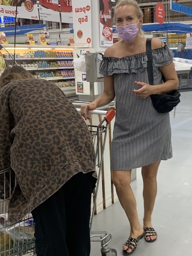MILF HOT Mature upskirt