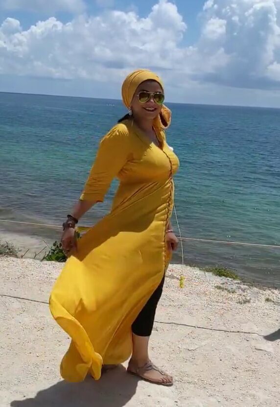 Busty Paki Pakistani Moms and MILF