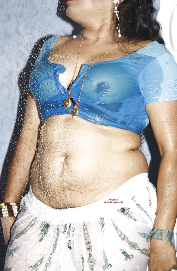 Hot girls bhabhi outdoor capture