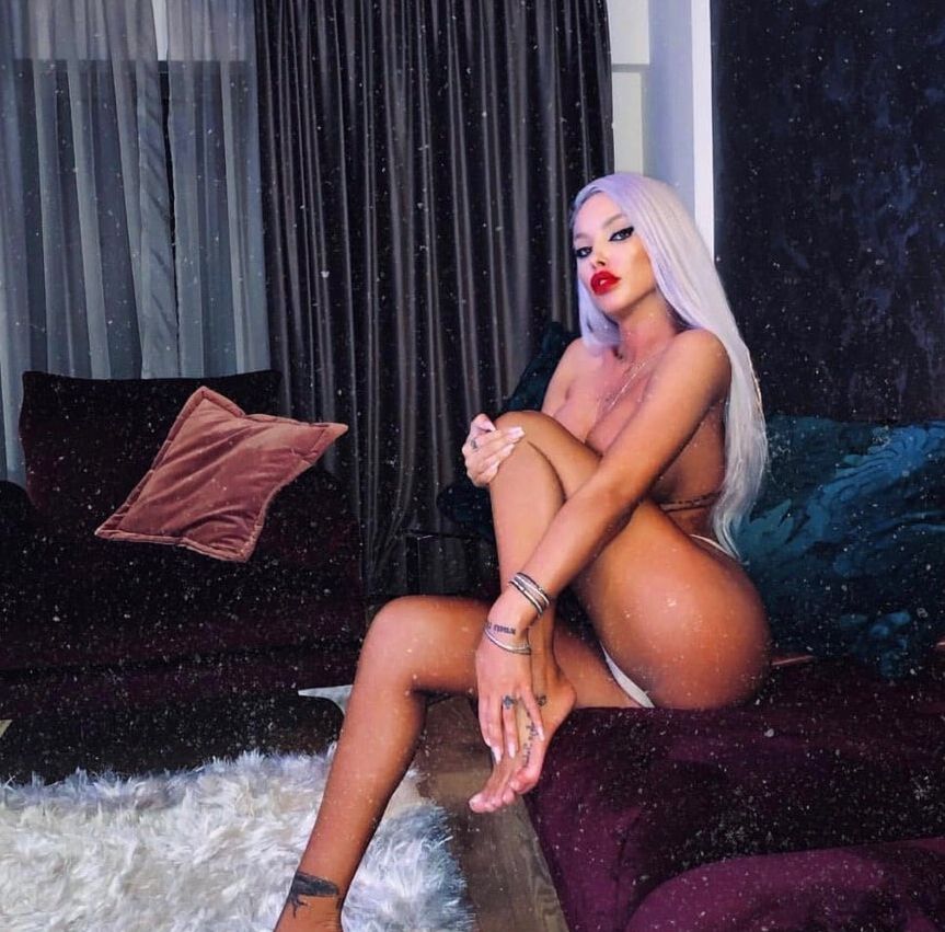 LUST - Loredana Chivu