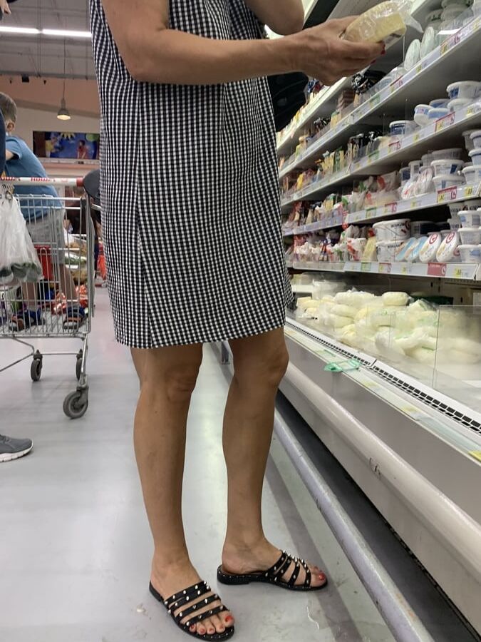 MILF HOT Mature upskirt