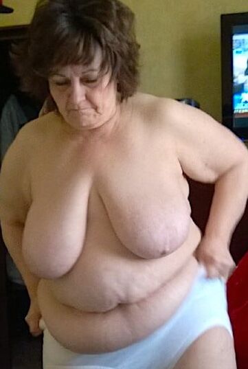 Mature meaty mom&;s living the dream