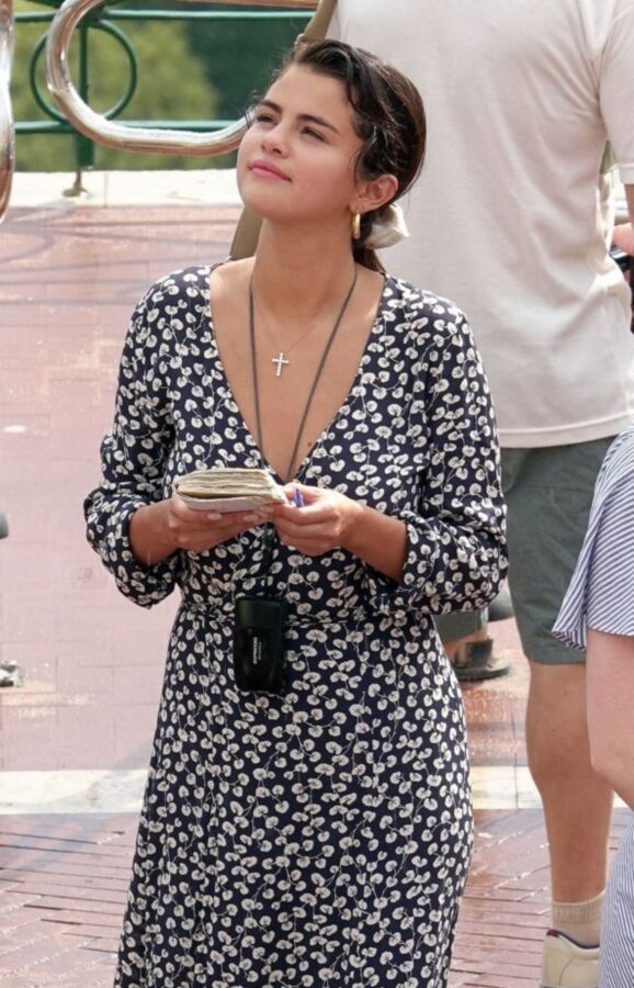 Sexy Selena -