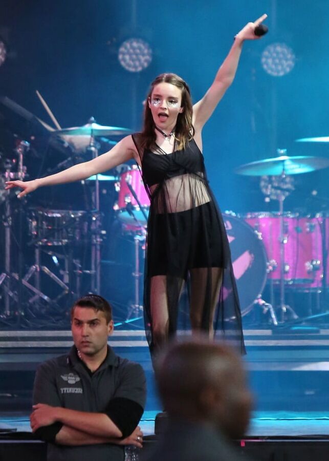 Lauren Mayberry vol.