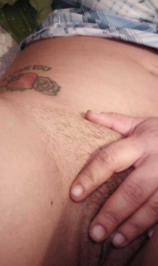 Local Whore : likes gangbang bar slut