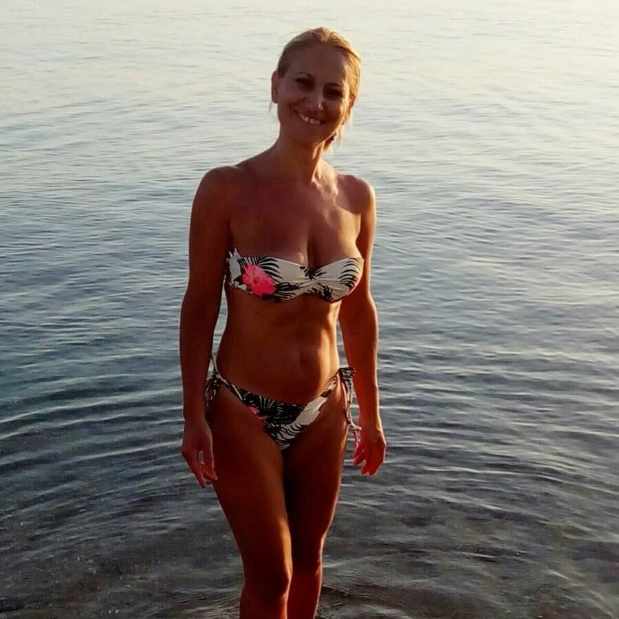 greek milfs
