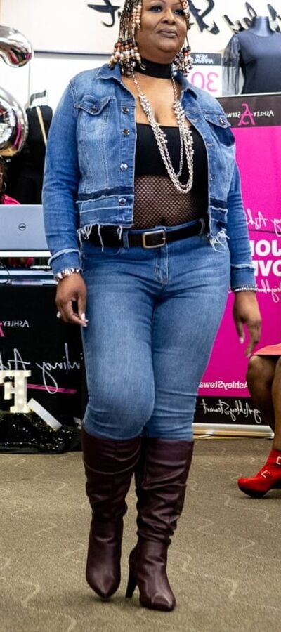 Milfs and Gilfs wearing boots no.