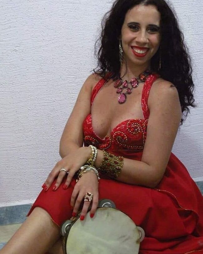 Belly dance milf