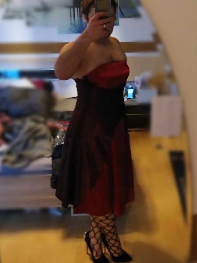 Zofe Vicky  huebsch feminin folgsam NEU Mayen Koblenz