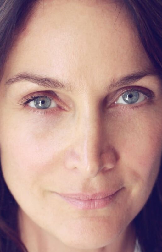 CARRIE-ANNE MOSS