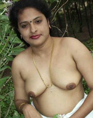A beautiful aunty nude images