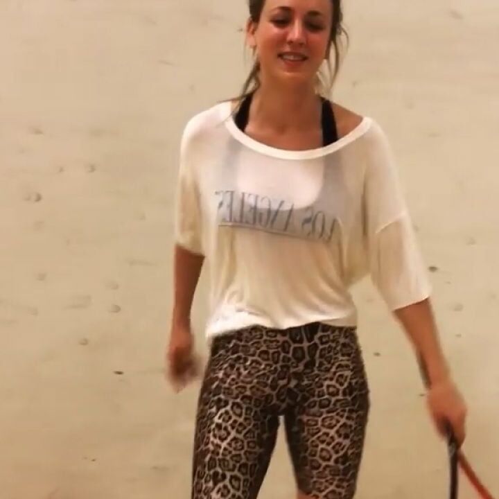 kaley cuoco social media