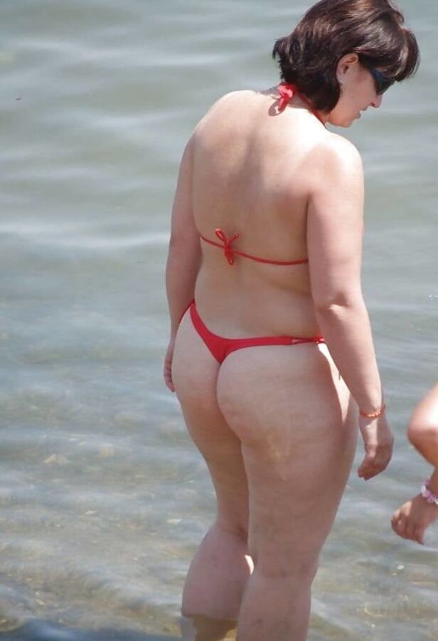 Sensational women in bikini