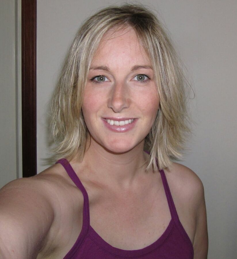 Sexy amateur blonde MILF wife Amber to enjoy and repost