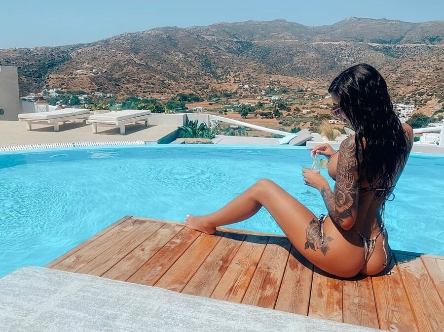 On Instagram- stephlouise__