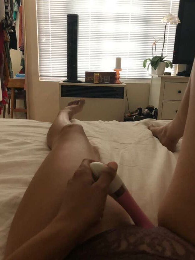 A cuck boyfriend wanted to expose his gf Rachel ()