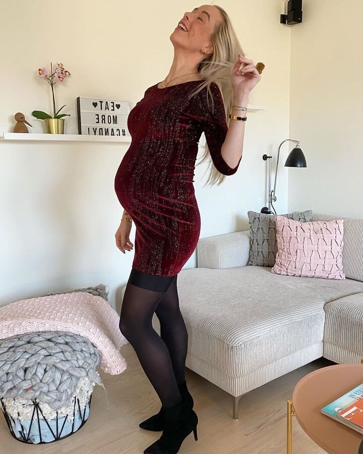 Amateur Celine from hot babe to preggo mom