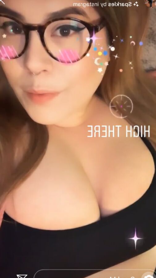 BIG BOOBS BABE