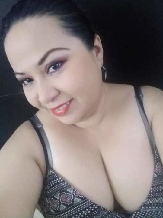 Maestra Coqueta con sus tetas - Miss with Big boobs