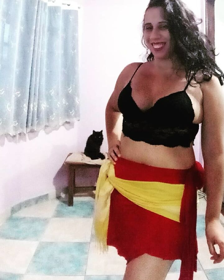 Belly dance milf