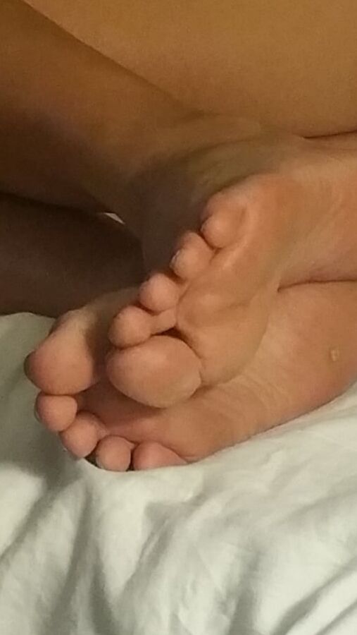 Wife unaware feet