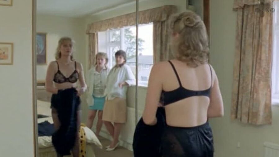Lesley Sharp, Britsh Actress, Celelebrity