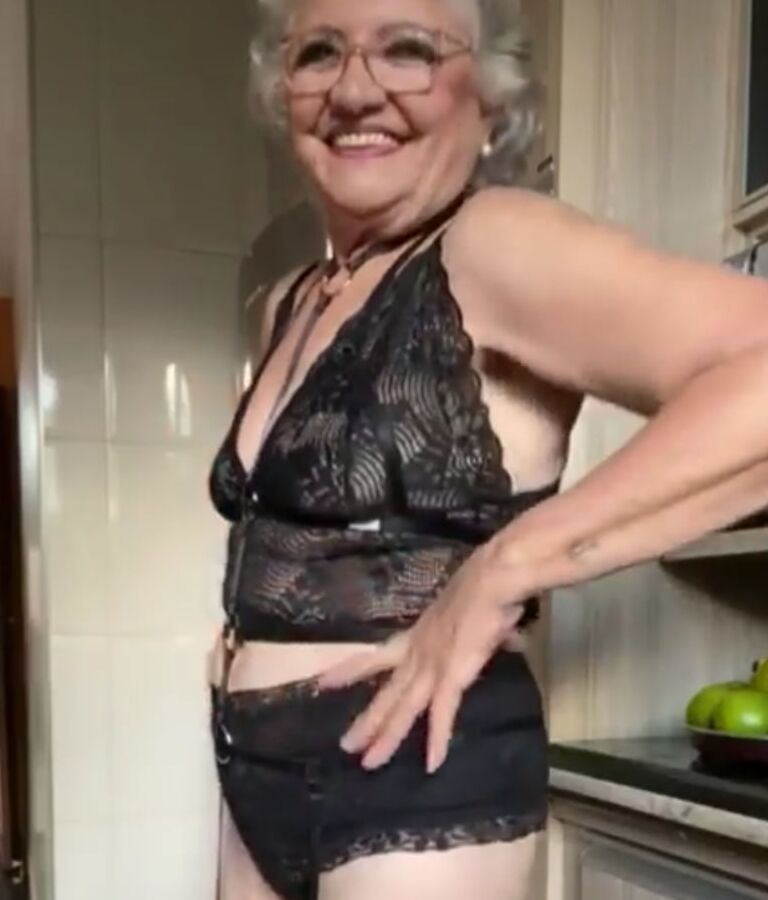 LATIN GRANNY