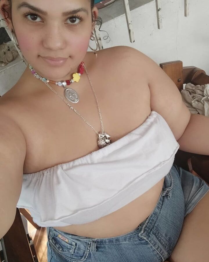 Amateur saggy face to cum