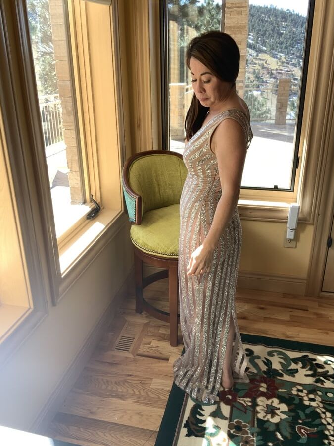 Asian MILF Loves Showing Her Sexy
