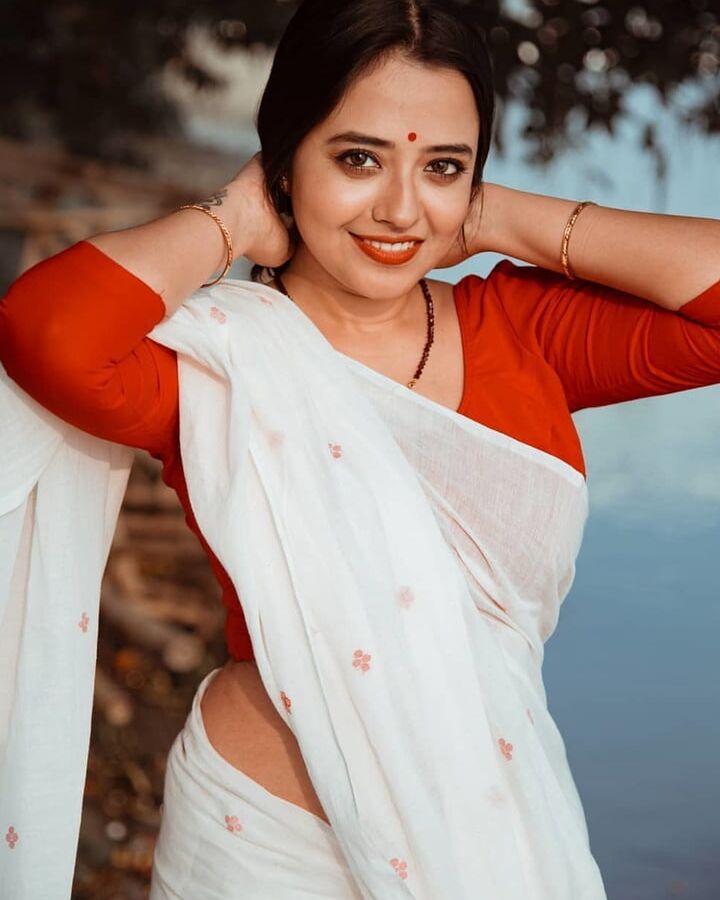 sexy saree