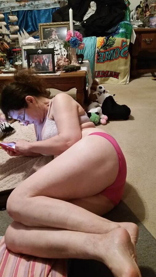 Slut here who wants me