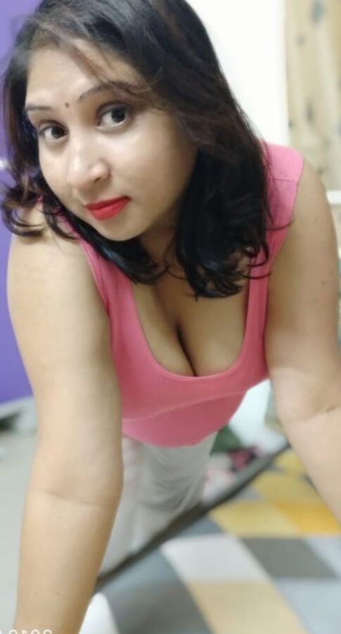 Urvashi (Savi) bhabhi show nude