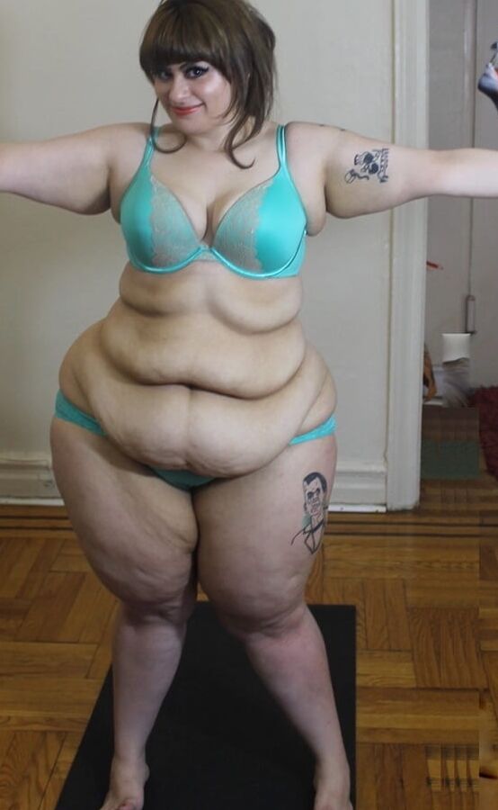 Gotta love those luscious hips