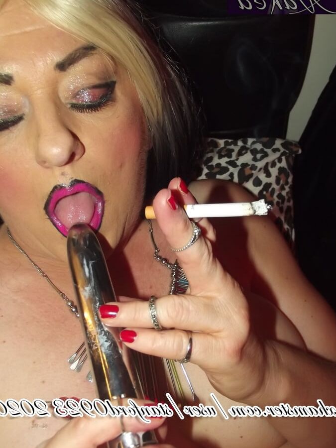 NAKED WHORE