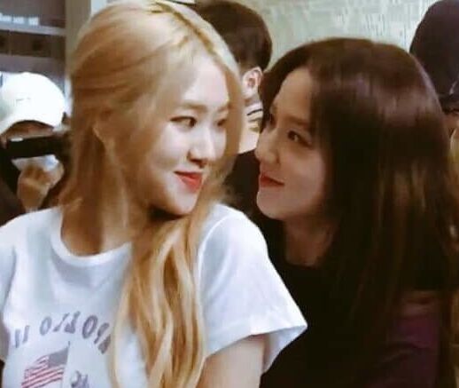 Jisoo and Park chae young