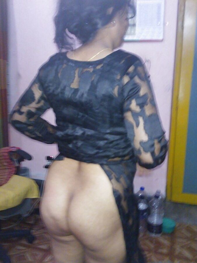 Bengali aunty show nude