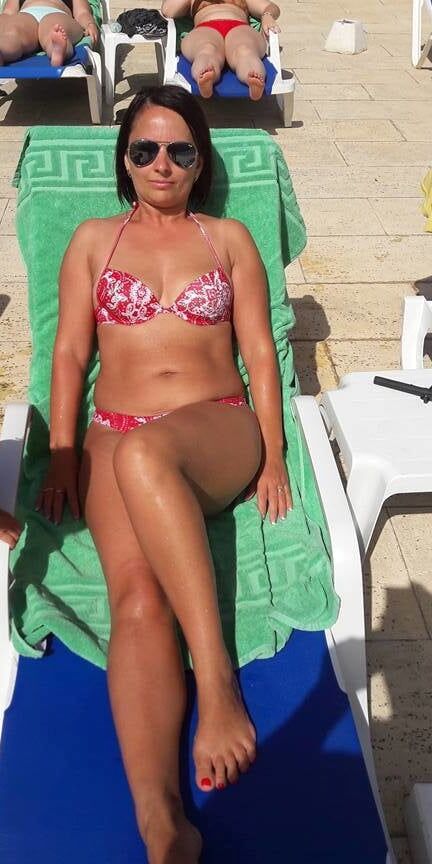 Milf Silvia T in vacations - comment and rate