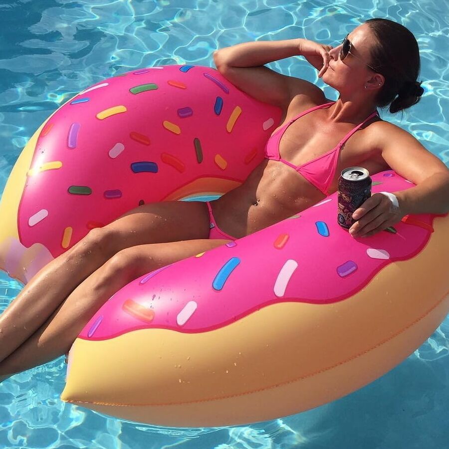 LEGGY INSTA MILF