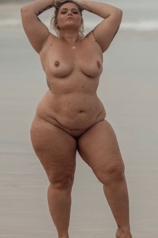 Gotta love those luscious hips
