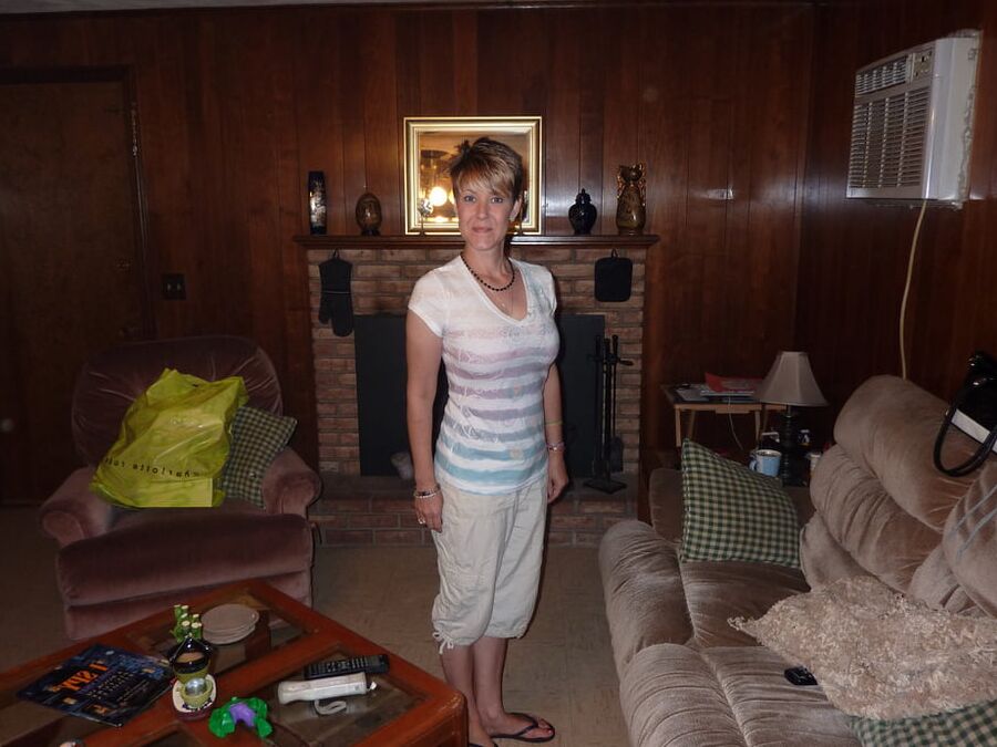 . NY hairdresser poses, Amy