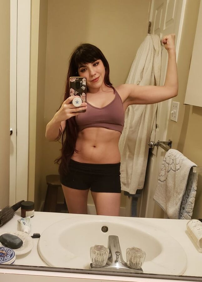 Sexy Twitter Babe