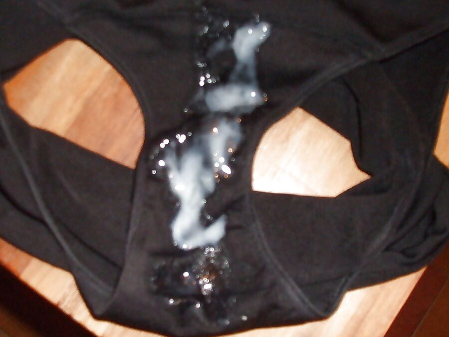 A cuck husband wanted to expose his slutty wife()