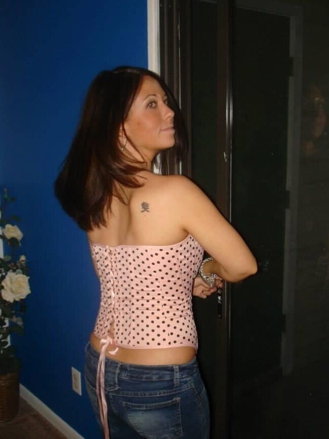 Dirty Trailer Trash Stripper Knows How To Show Ass And Holes