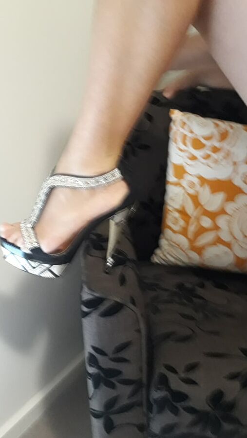 MILF in sexy heels