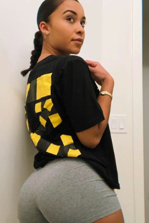 Slim thick girls