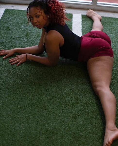 Slim thick girls
